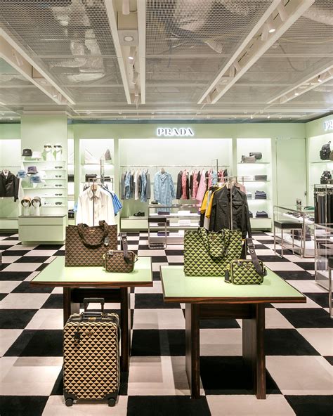 prada store zürich